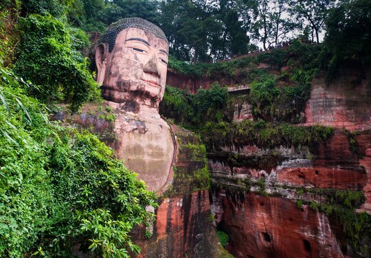 成都・楽山大仏・峨眉山を巡る4日間｜パンダと世界遺産を満喫する旅