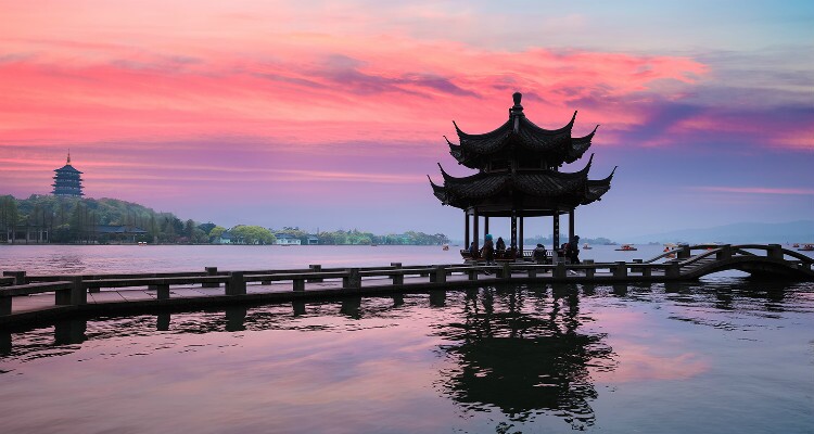 1-Day Hangzhou Tea Culture & West Lake Tour