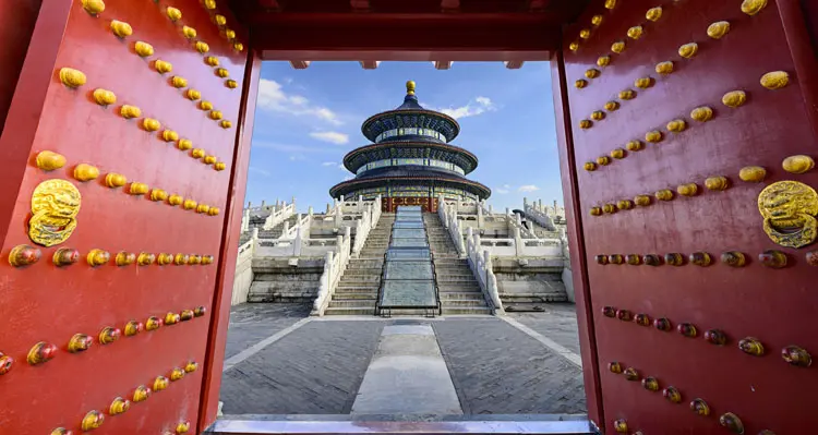 the red gate of the Temple of Heaven