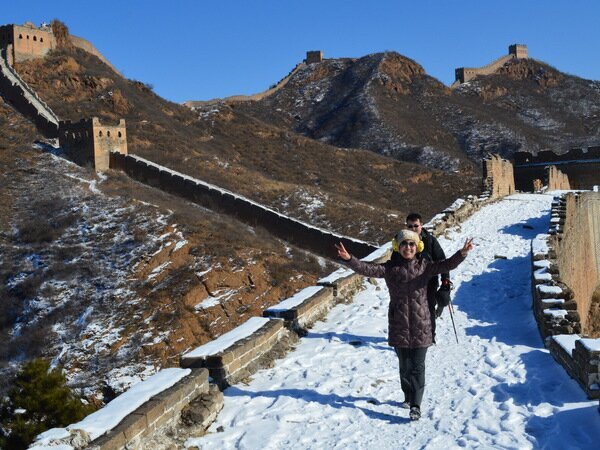 La Gran Muralla China cubierta de nieve en invierno