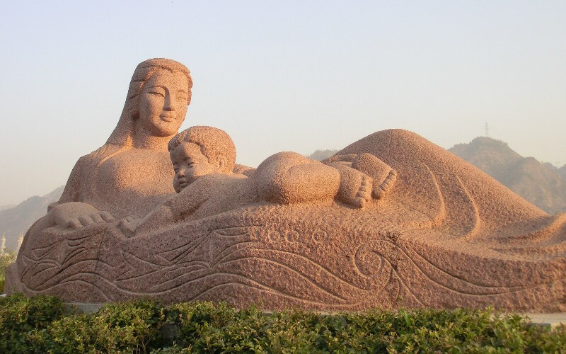  Yellow River Mother Sculpture 