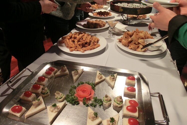 Victoria Cruises' Buffet