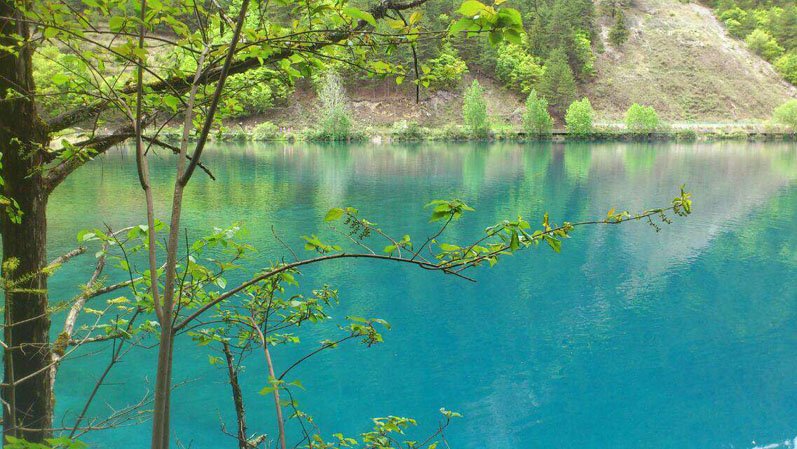 Весной в Цзючжайгоу