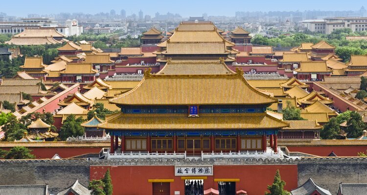 Enjoy an elevated view of the Forbidden City from Jingshan Park