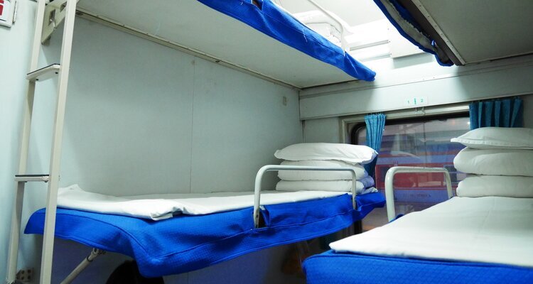 Hard sleeper berth