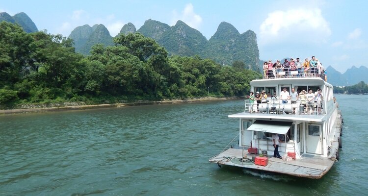 Indulge in the Scenic Li River by a Li River Cruise