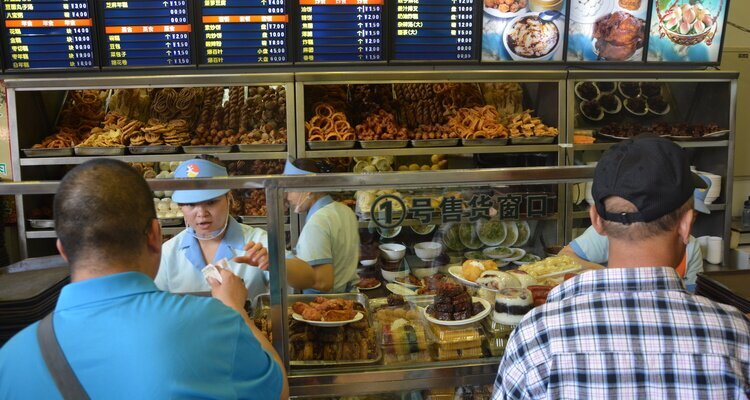 The Huguosi snack shop on Huguosi Street is frequented by many locals.