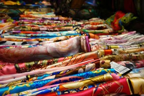 Explore Da Shi Lan Commercial Street