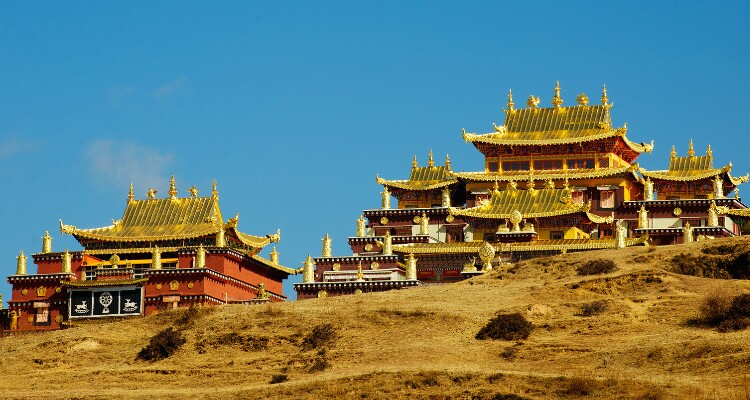 songzanlin monastery and lake