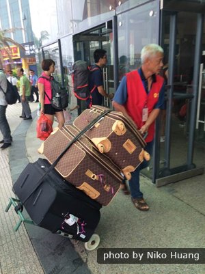 a porter at guilin railway station