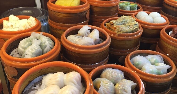 Explorar la comida de los mercados nocturnos de Shanghái