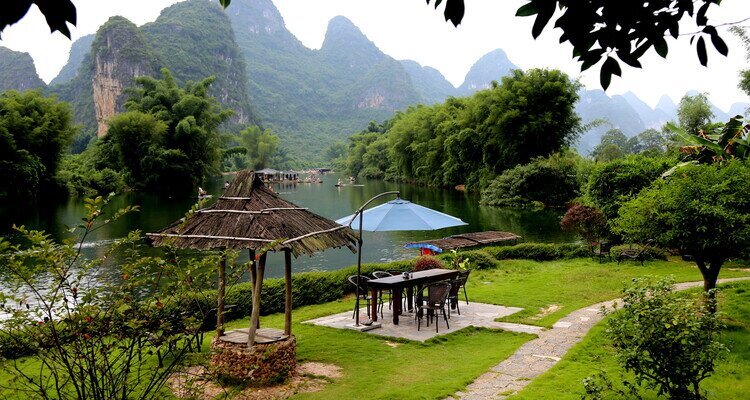 Yangshuo Mountain Retreat