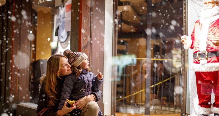 Parents introduce Christmas Customs to Their Kids