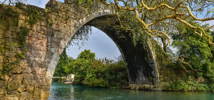 Fuli Bridge on the Yulong River