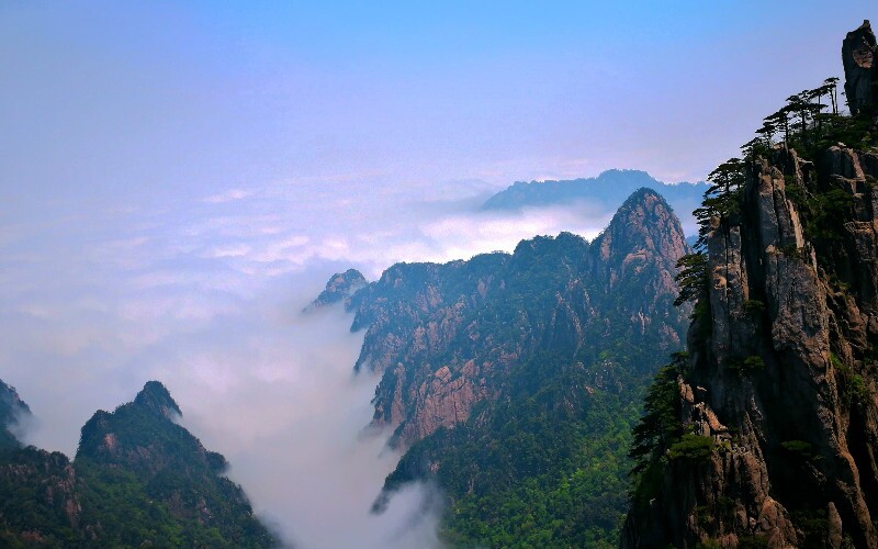 The Seas of Cloud of the Yellow Mountains