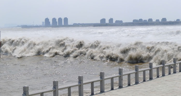 Qiantang River tidal bore