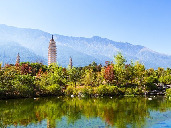 Tres Pagodas y lago Erhai