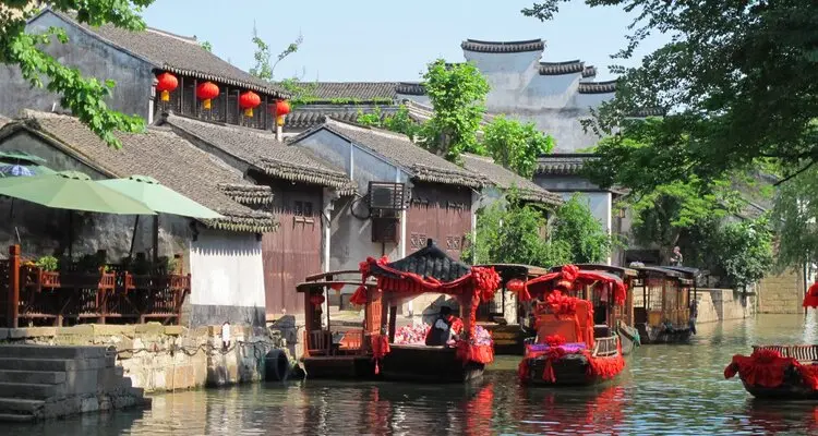 Chinese wedding on the water