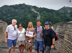 China Highlights Customers on the Great Wall