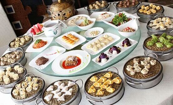 Déguster un  banquet de boulettes