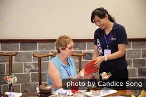Giving and Receiving Gifts in China