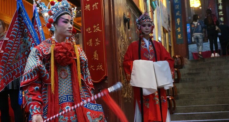 Opera actors in Ciqikou