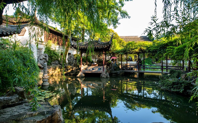  Lingering Garden - Famous for Its Striking Architecture 