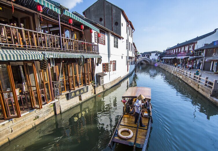 Explorar los pueblos acuáticos cercanos a Shanghái