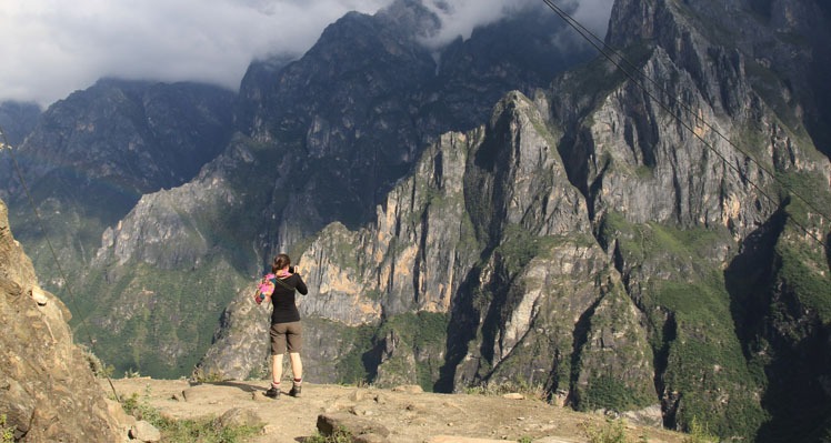 Tiger Leaping Gorege hiking