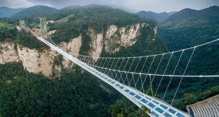 the glass bridge over the canyon