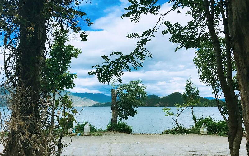  Lugu Lake - Scenic Home of the Matriarchal Mosuo 