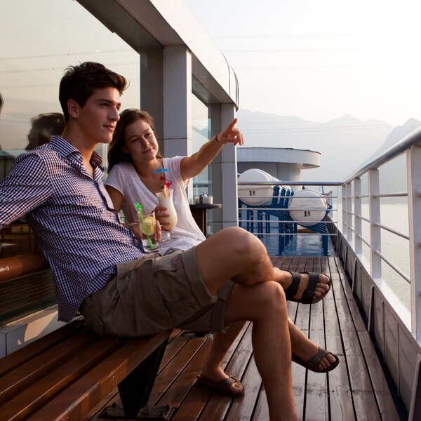Disfrute de un tiempo de ocio en el crucero.