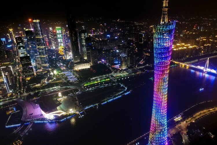 Башня Гуанчжоу — это символическая архитектурная достопримечательность Гуандуна.