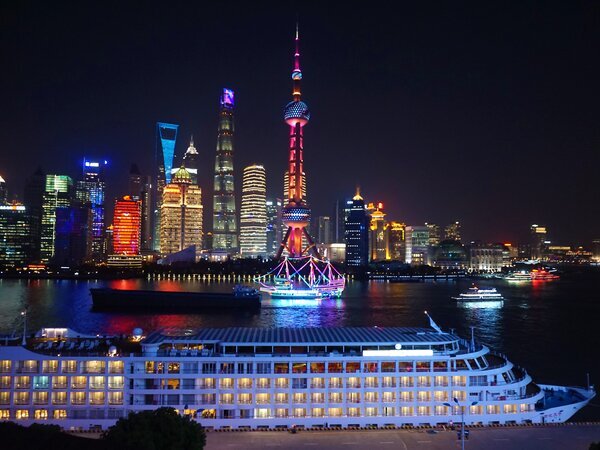Crucero nocturno por el río Huangpu en Shanghai