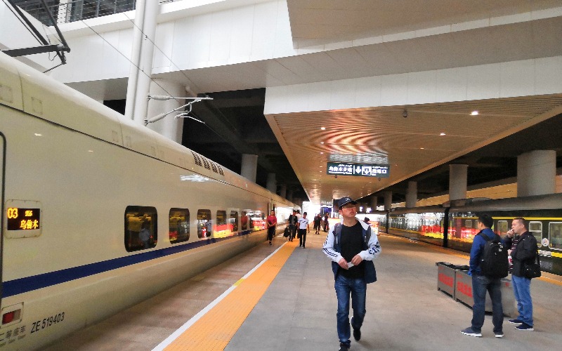 Kunming - Urumqi Trains 