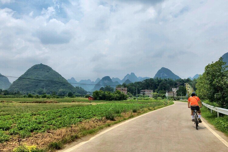 Cycling nella Campagna di Yangshuo