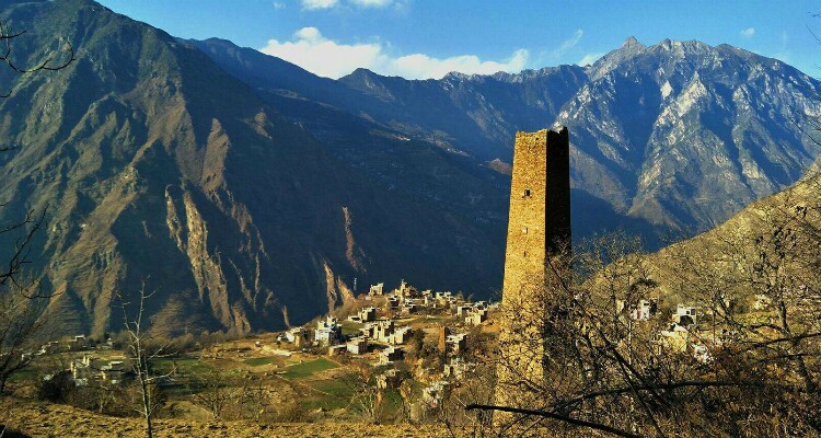 Zhonglu Tibetan village