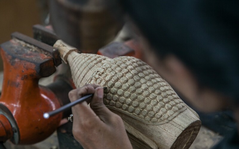  Woodcarvers Street - Amazing Carvings by Guilin Artisans 