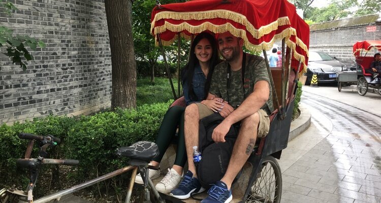 Tome un triciclo para pasear por los Hutongs