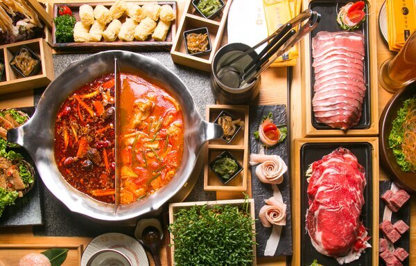Sabores de China: experiencia gastronómica con platos tradicionales compartidos en mesa