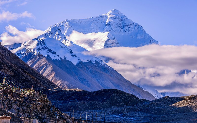 珠穆朗玛峰:世界最高峰