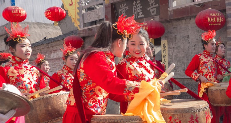 How to Celebrate Chinese New Year (2023): Top 18 Traditions