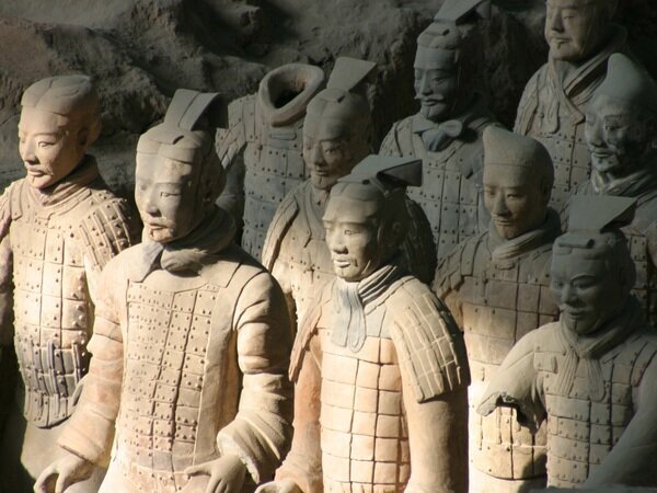 Guerrieri dell’Esercito di Terracotta di Xi’an nella tomba di Qin Shi Huang