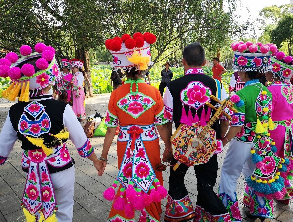 minority people in Kunming
