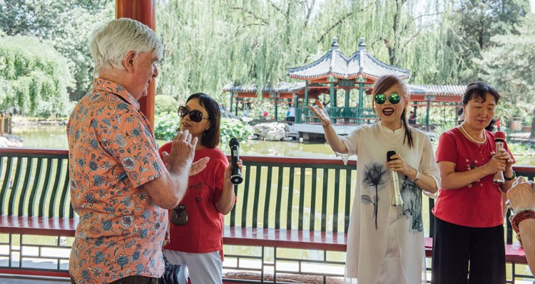 Enjoy the singing of local people