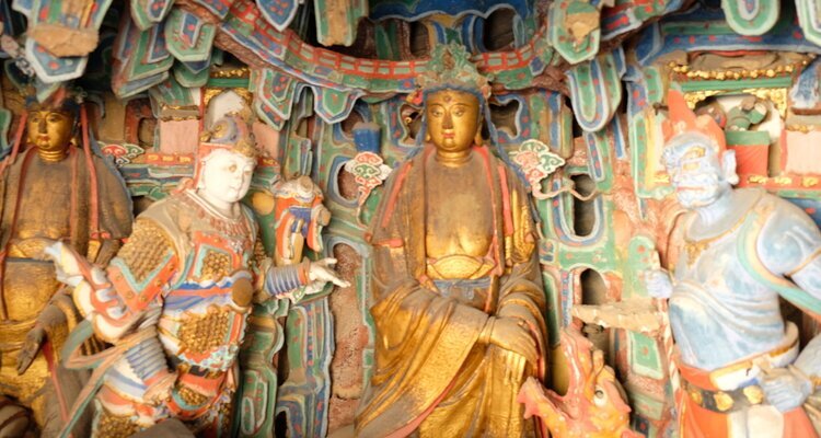 Statues inside the Hanging Temple