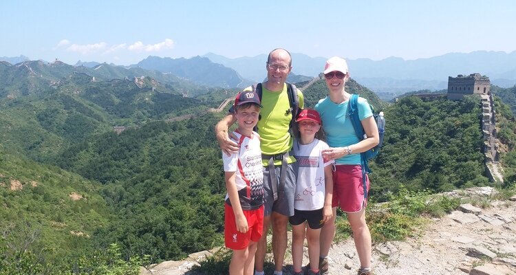 Nuestros clientes están haciendo senderismo en la Gran Muralla de Jinshanling.