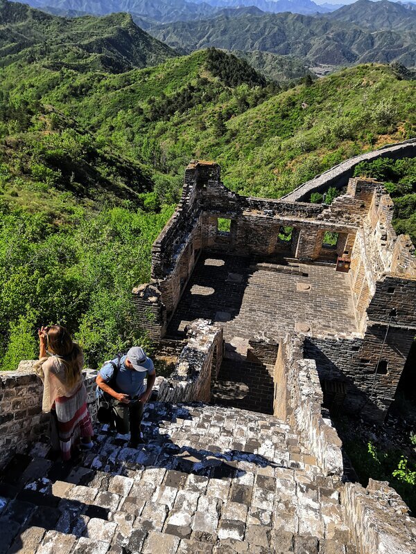 Explorar la sección más empinada de la Gran Muralla