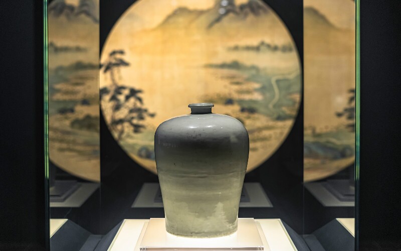 Shanghai Museum — a Modern Museum with Precious Chinese Cultural Relics