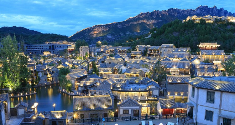 Enjoy the beautiful Gubei Water Town